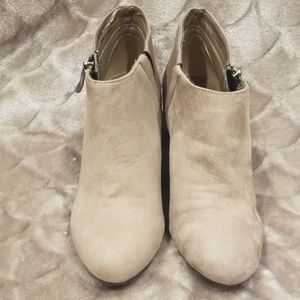 NEW-CL by Laundry Gray Wedge Ankle Booties